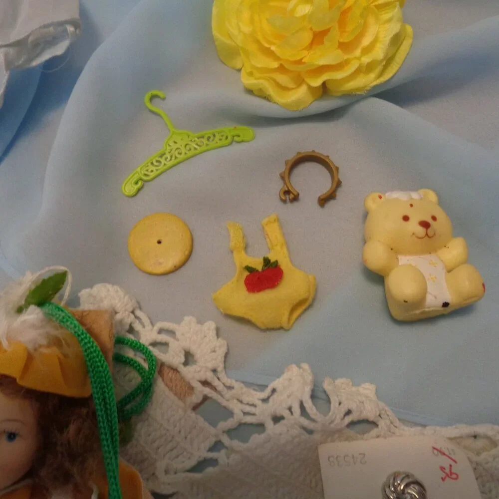 DOLLIE GLASS BASKET WASHINGTON SALT DOILY DODADS ETC LOT